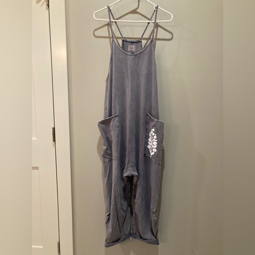FREE PEOPLE Movement Hot Shot Logo Onesie in Gray Cavern Combo - Picture 7 of 8